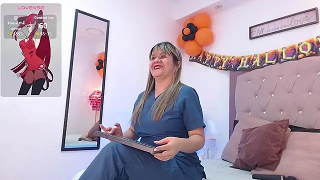 Snapshot of Sophy_Sheikh chatting on 10/21/25, 08:20 Sophy Sheikh online show from 10/21/25, 08:20