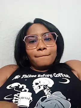 Snapshot of Delilah_85 chatting on 10/12/25, 11:15 Delilah 85 online show from 10/12/25, 11:15