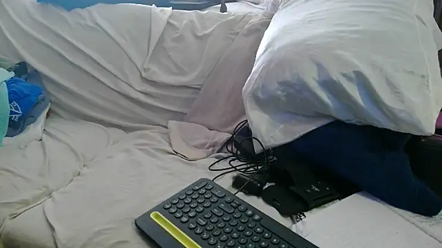 Luv2SuckBWC92 online show from 11/13/25, 07:13