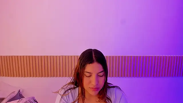 OliviaSweett online show from 11/19/25, 07:14