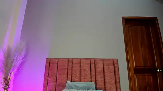 Snapshot of LunaAspen_ chatting on 10/31/25, 05:58 LunaAspen online show from 10/31/25, 05:58