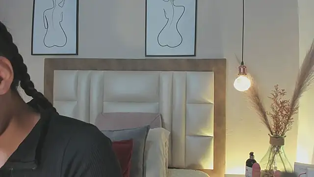 Snapshot of LunaAspen_ chatting on 11/05/25, 05:46 LunaAspen online show from 11/05/25, 05:46