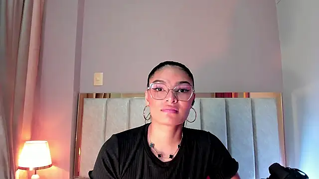 Snapshot of LunaAspen_ chatting on 11/10/25, 05:56 LunaAspen online show from 11/10/25, 05:56