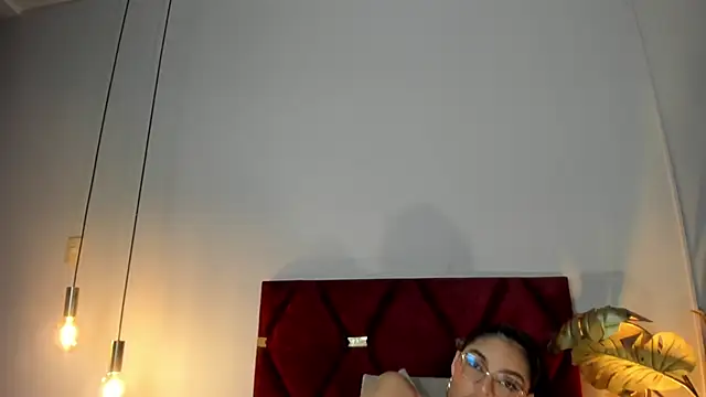 Snapshot of LunaAspen_ chatting on 11/26/25, 05:58 LunaAspen online show from 11/26/25, 05:58