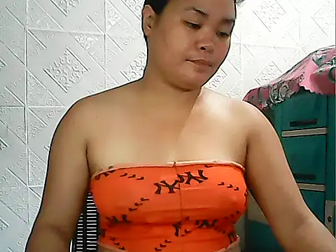 Snapshot of CreamyPussy4uxx chatting on 04/28/26, 02:38 CreamyPussy4uxx online show from 04/28/26, 02:38