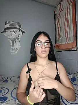 Bigtiti01 online show from 06/01/26, 07:48