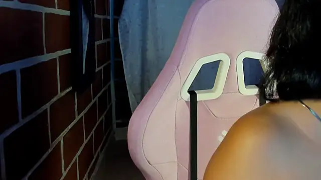 MelanyOconner online show from 04/23/26, 02:08