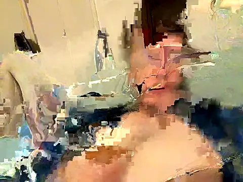 Snapshot of Hungboxer69 chatting on 10/05/25, 12:36 Hungboxer69 online show from 10/05/25, 12:36