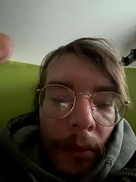 Snapshot of Hungboxer69 chatting on 10/24/25, 12:08 Hungboxer69 online show from 10/24/25, 12:08