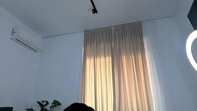 EmaHallee online show from 07/09/26, 03:43