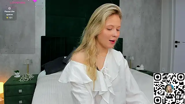 Margo-pvt online show from 10/18/25, 01:41