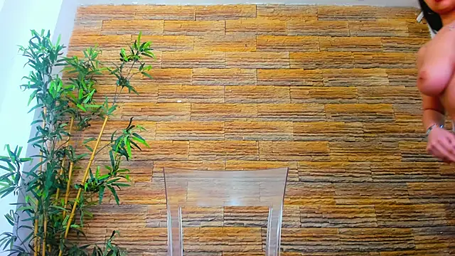 Cupcake Izzy online show from 04/14/26, 05:02