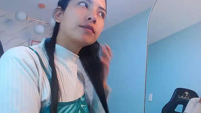 victoria hernandez t  online show from 03/31/26, 01:11