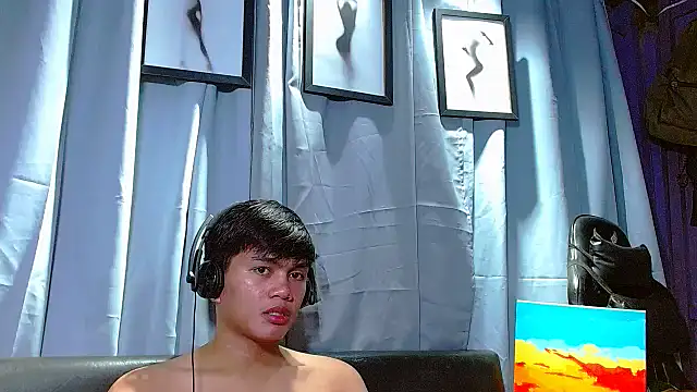 Snapshot of Alexx_143 chatting on 01/12/26, 03:28 Alexx 143 online show from 01/12/26, 03:28