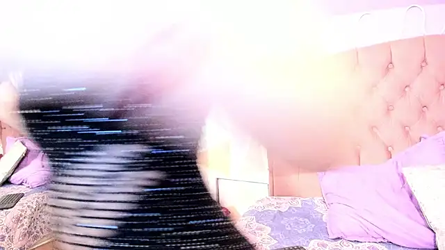 CloeyGraweing online show from 10/16/25, 06:31