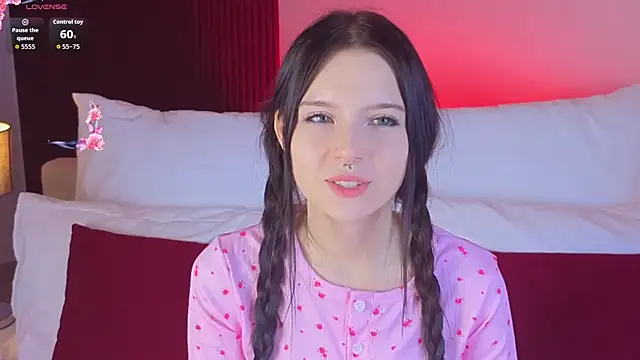 Snapshot of Angel__Rosse chatting on 12/19/25, 04:58 Angel Rosse online show from 12/19/25, 04:58