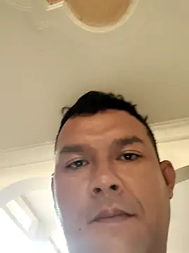 Snapshot of ZChacon123 chatting on 11/04/25, 12:04 ZChacon123 online show from 11/04/25, 12:04