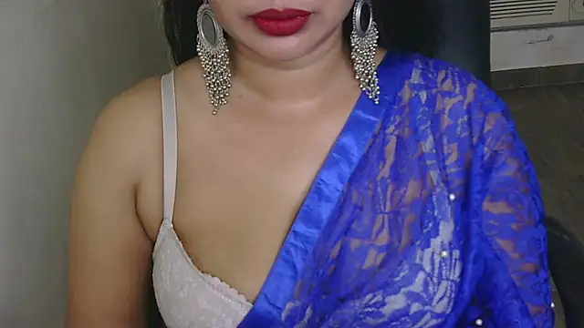 Snapshot of QUEEN_SAKHI- chatting on 09/29/25, 06:29 QUEEN SAKHI- online show from 09/29/25, 06:29