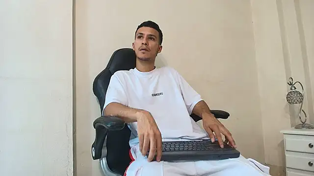 Marcus Jeron online show from 04/24/26, 01:41