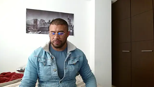 Snapshot of AntonyDAngelo25 chatting on 10/20/25, 04:40 AntonyDAngelo25 online show from 10/20/25, 04:40