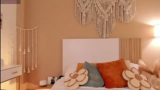 Camila Bustamante online show from 02/10/26, 02:10