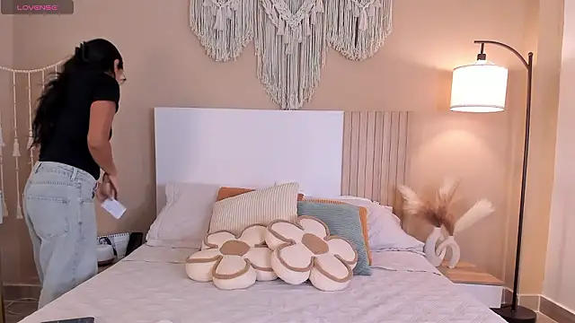 Camila Bustamante online show from 03/17/26, 03:26