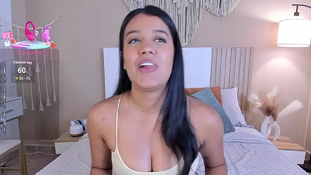 Camila Bustamante online show from 03/19/26, 03:49