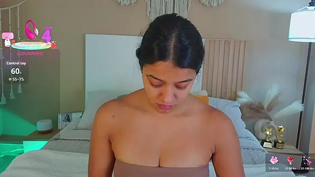 Camila Bustamante online show from 07/10/26, 01:25