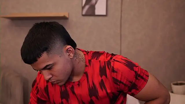 Thiago Valente online show from 04/13/26, 01:16