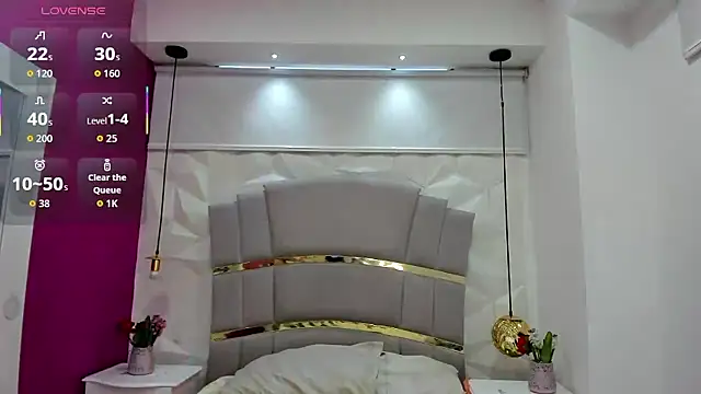 Snapshot of CandySays chatting on 01/11/26, 11:48 CandySays online show from 01/11/26, 11:48