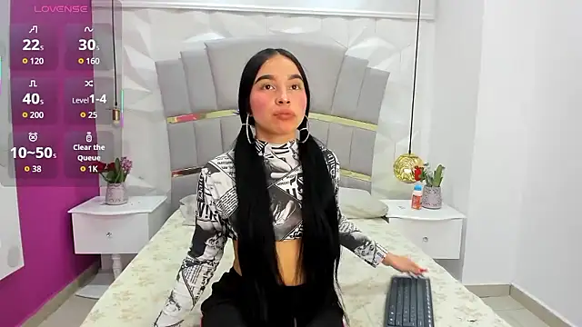 Snapshot of CandySays chatting on 01/14/26, 11:27 CandySays online show from 01/14/26, 11:27