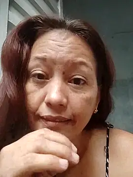 Snapshot of marinita13 chatting on 10/10/25, 01:43 marinita13 online show from 10/10/25, 01:43