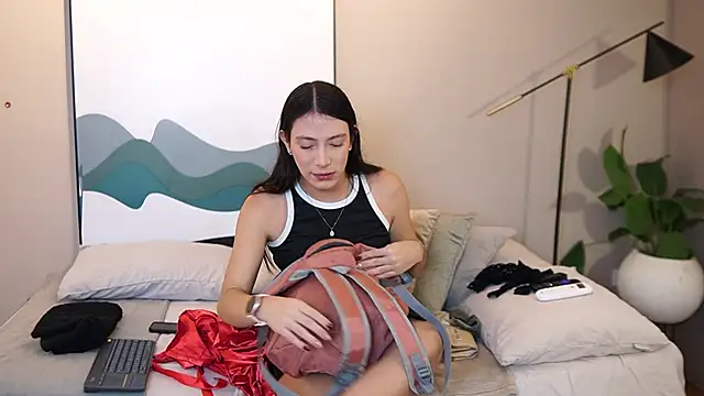 Snapshot of Ariaa_Isabell chatting on 10/24/25, 06:04 Ariaa Isabell online show from 10/24/25, 06:04