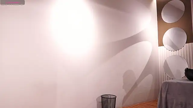 Snapshot of Ariaa_Isabell chatting on 11/05/25, 06:30 Ariaa Isabell online show from 11/05/25, 06:30