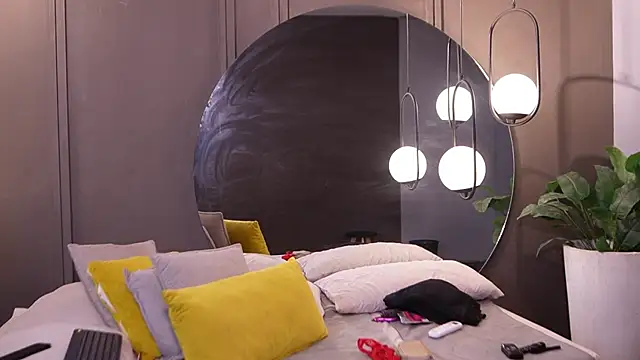 Ariaa Isabell online show from 04/23/26, 06:32