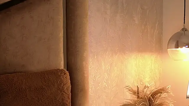 scarlethlux online show from 06/29/26, 05:57