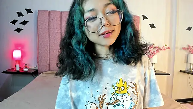 Snapshot of TerumiKitty chatting on 11/13/25, 08:30 TerumiKitty online show from 11/13/25, 08:30