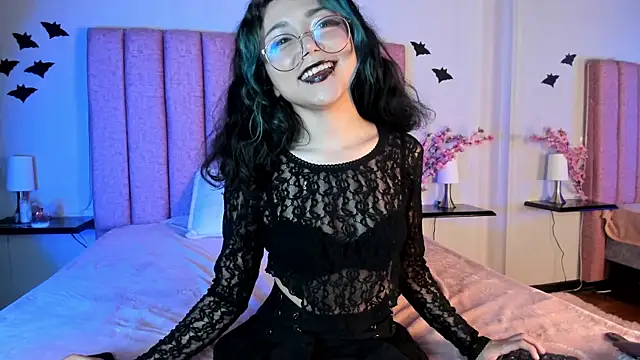 Snapshot of TerumiKitty chatting on 11/17/25, 08:36 TerumiKitty online show from 11/17/25, 08:36