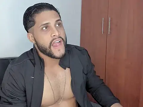 Snapshot of Pier_Simons chatting on 10/03/25, 06:10 Pier Simons online show from 10/03/25, 06:10