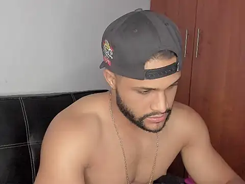 Snapshot of Pier_Simons chatting on 10/04/25, 06:55 Pier Simons online show from 10/04/25, 06:55