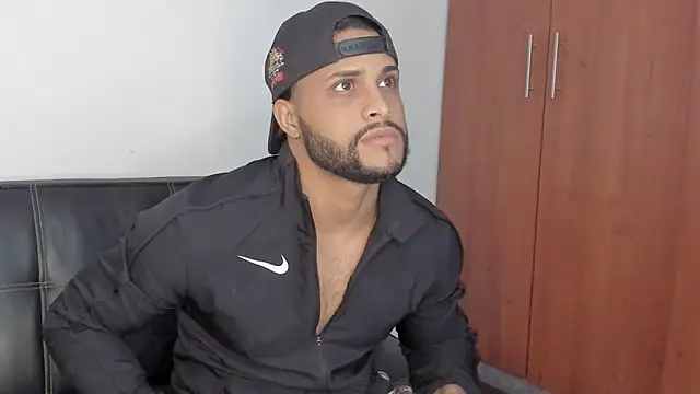 Snapshot of Pier_Simons chatting on 10/16/25, 10:49 Pier Simons online show from 10/16/25, 10:49