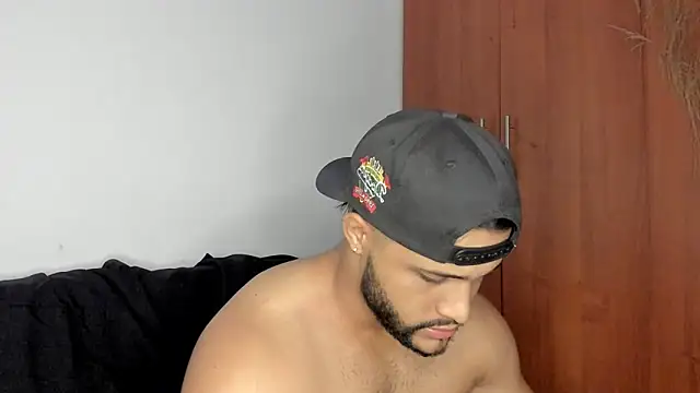 Snapshot of Pier_Simons chatting on 10/18/25, 10:27 Pier Simons online show from 10/18/25, 10:27