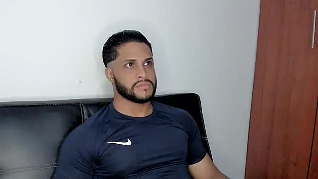 Snapshot of Pier_Simons chatting on 10/26/25, 09:48 Pier Simons online show from 10/26/25, 09:48