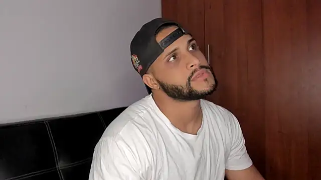 Snapshot of Pier_Simons chatting on 11/06/25, 07:42 Pier Simons online show from 11/06/25, 07:42