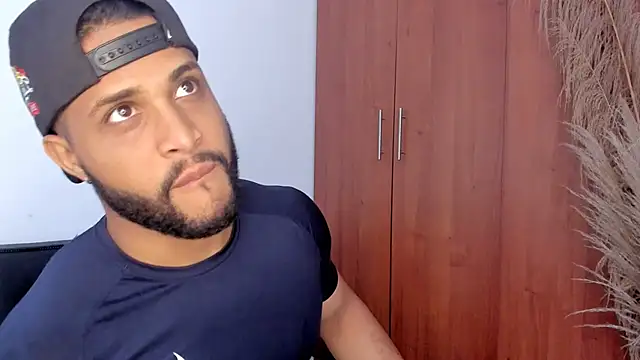 Snapshot of Pier_Simons chatting on 11/12/25, 03:34 Pier Simons online show from 11/12/25, 03:34