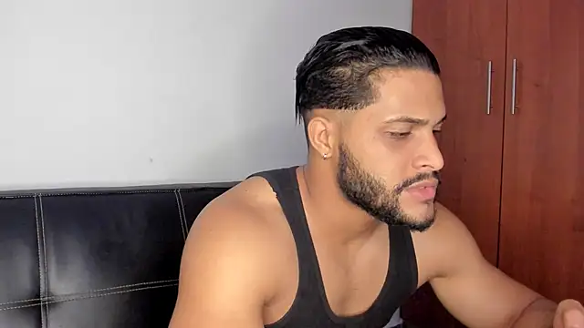 Snapshot of Pier_Simons chatting on 11/20/25, 08:36 Pier Simons online show from 11/20/25, 08:36