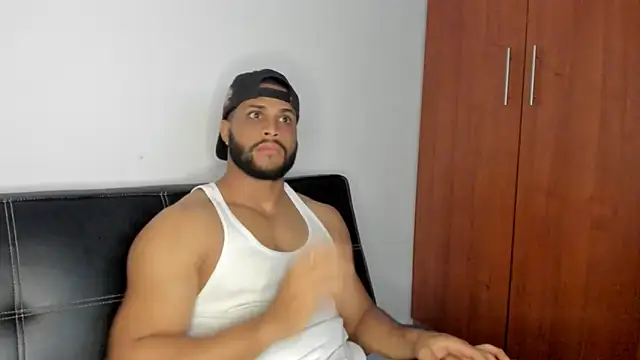 Snapshot of Pier_Simons chatting on 11/21/25, 09:08 Pier Simons online show from 11/21/25, 09:08