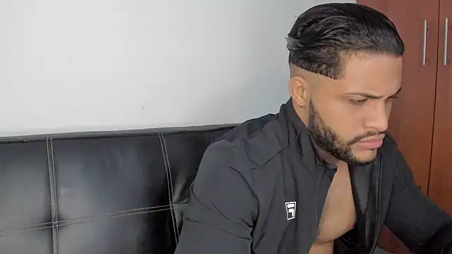 Snapshot of Pier_Simons chatting on 12/04/25, 09:07 Pier Simons online show from 12/04/25, 09:07