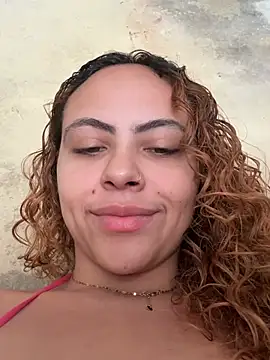 Chloe Leaozinho online show from 05/26/26, 05:42