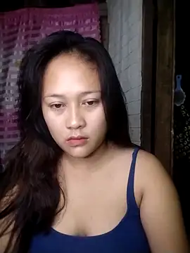 Snapshot of pretty_me092121 chatting on 12/22/25, 05:43 pretty me092121 online show from 12/22/25, 05:43